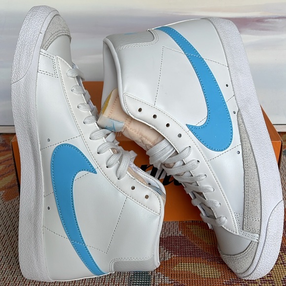 Nike Men’s BLAZER MID '77 VNTG

Style BQ6806-126 Sneakers - Picture 7 of 16